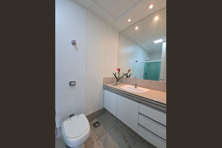 Casa à venda com 810m², 6 quartos e 8 vagas