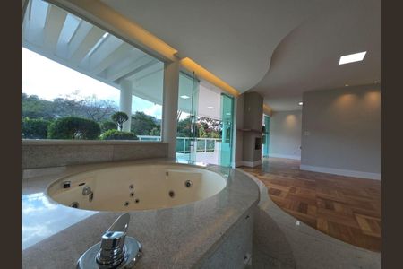 Casa à venda com 810m², 6 quartos e 8 vagas