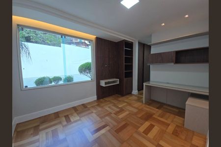 Casa à venda com 810m², 6 quartos e 8 vagas
