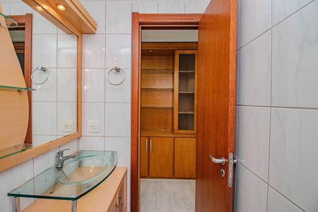 Apartamento à venda com 82m², 3 quartos e 1 vaga Apartamento à venda com 82m², 3 quartos e 1 vagaBanheiro Social