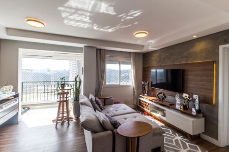 Sala de apartamento para alugar com 1 quarto, 83m² em Centro Comercial Jubran, Barueri