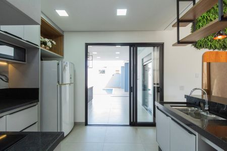 Casa de condomínio para alugar com 160m², 3 quartos e 2 vagas