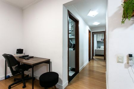 Apartamento à venda com 95m², 3 quartos e sem vaga Apartamento à venda com 95m², 3 quartos e sem vagaCorredor