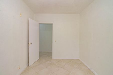 Quarto 1 de apartamento para alugar com 1 quarto, 45m² em Vila Ipiranga, Porto Alegre