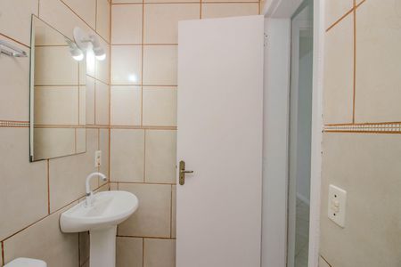 Banheiro de apartamento para alugar com 1 quarto, 45m² em Vila Ipiranga, Porto Alegre