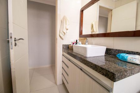Apartamento à venda com 67m², 2 quartos e 1 vagaBanheiro Social