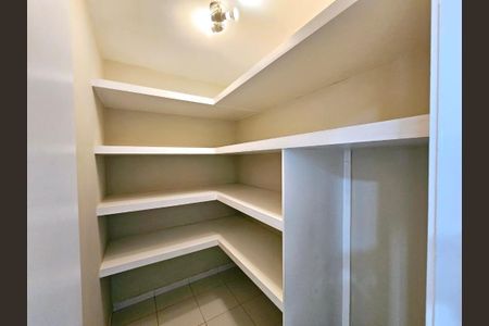 Apartamento para alugar com 138m², 3 quartos e 2 vagas Apartamento para alugar com 138m², 3 quartos e 2 vagasFoto 05