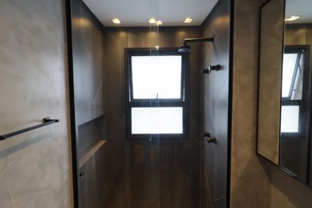 Apartamento para alugar com 173m², 2 quartos e 4 vagasBanheiro da Suíte 1