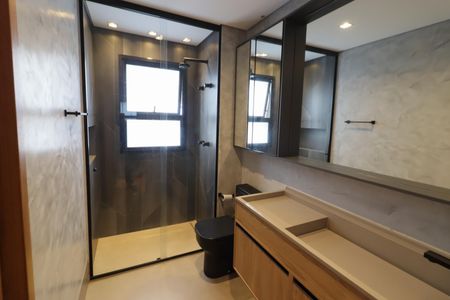 Apartamento para alugar com 173m², 2 quartos e 4 vagasBanheiro da Suíte 1