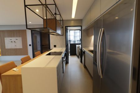 Apartamento para alugar com 173m², 2 quartos e 4 vagasCozinha e Área de Serviço