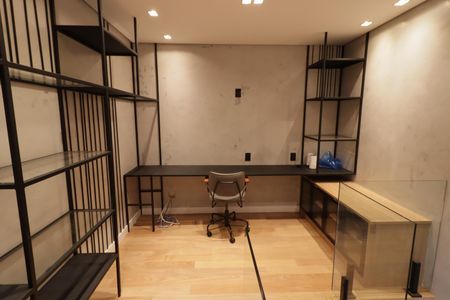Apartamento para alugar com 173m², 2 quartos e 4 vagasEscritório