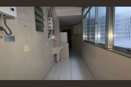 Apartamento à venda com 111m², 2 quartos e 1 vagaCozinha e Área de Serviço 