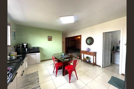 Casa à venda com 145m², 3 quartos e 2 vagas