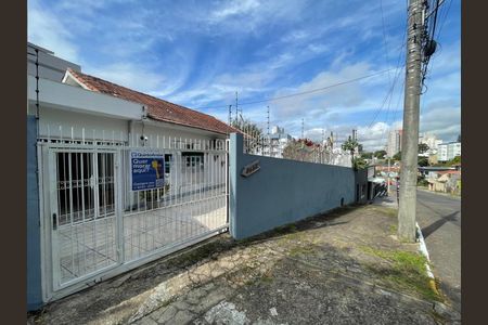 Casa à venda com 145m², 3 quartos e 2 vagas Casa à venda com 145m², 3 quartos e 2 vagasPlaca Instalada em 23/05/2026 - Cod.COEY-1150