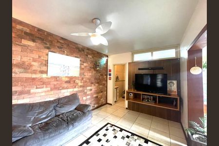 Casa à venda com 145m², 3 quartos e 2 vagas