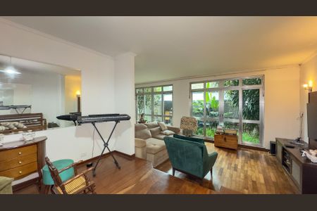 Casa para alugar com 600m², 6 quartos e 2 vagas Casa para alugar com 600m², 6 quartos e 2 vagasSala
