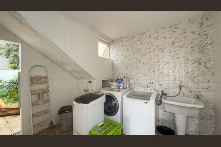 Casa para alugar com 600m², 6 quartos e 2 vagas Casa para alugar com 600m², 6 quartos e 2 vagasÁrea de Serviço
