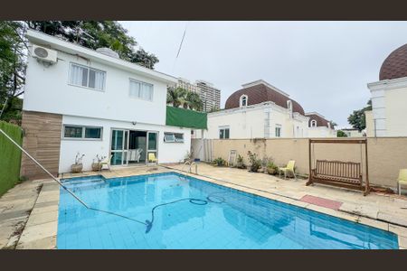 Casa para alugar com 600m², 6 quartos e 2 vagas Casa para alugar com 600m², 6 quartos e 2 vagasPiscina