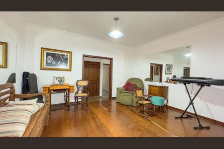 Casa para alugar com 600m², 6 quartos e 2 vagas Casa para alugar com 600m², 6 quartos e 2 vagasSala
