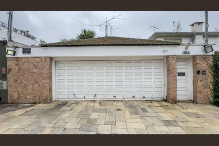 Casa para alugar com 600m², 6 quartos e 2 vagas Casa para alugar com 600m², 6 quartos e 2 vagasFachada