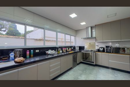 Casa para alugar com 600m², 6 quartos e 2 vagas Casa para alugar com 600m², 6 quartos e 2 vagasCozinha
