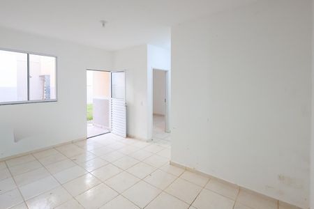 Sala de casa de condomínio para alugar com 2 quartos, 56m² em Condominio Vic Pisa, Indaiatuba