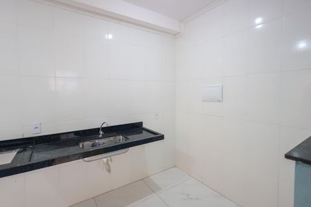 Cozinha de casa de condomínio para alugar com 2 quartos, 56m² em Condominio Vic Pisa, Indaiatuba