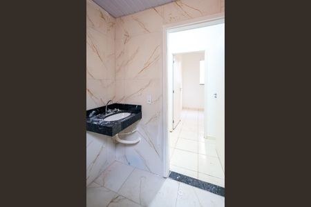 Casa de condomínio para alugar com 56m², 2 quartos e 1 vaga Casa de condomínio para alugar com 56m², 2 quartos e 1 vagaBanheiro