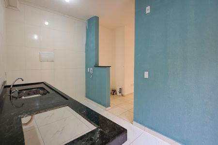Cozinha e Área de Serviço de casa de condomínio para alugar com 2 quartos, 56m² em Condominio Vic Pisa, Indaiatuba