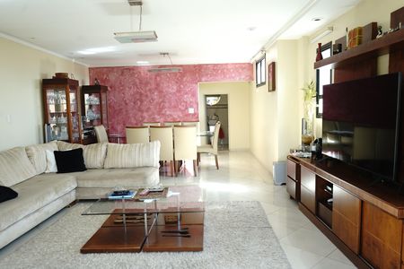 Apartamento à venda com 180m², 3 quartos e 3 vagasSala