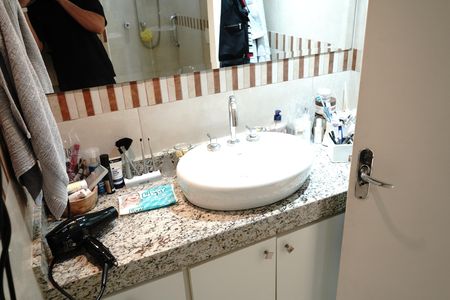 Apartamento à venda com 180m², 3 quartos e 3 vagasBanheiro