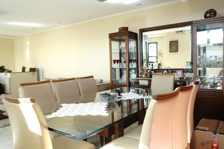 Apartamento à venda com 180m², 3 quartos e 3 vagasSala