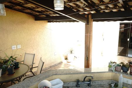Apartamento à venda com 180m², 3 quartos e 3 vagasChurrasqueira - Cobertura