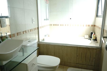 Apartamento à venda com 180m², 3 quartos e 3 vagasBanheiro da Suíte - Banheira