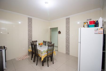 Casa à venda com 111m², 3 quartos e 3 vagas Casa à venda com 111m², 3 quartos e 3 vagasCozinha e Área de Serviço