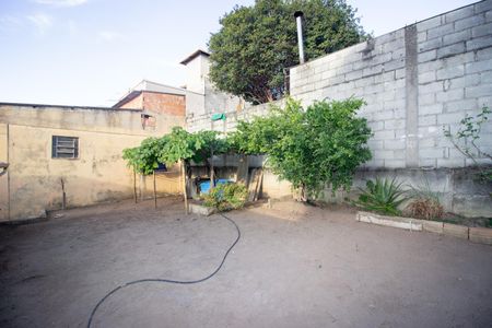 Casa à venda com 111m², 3 quartos e 3 vagas Casa à venda com 111m², 3 quartos e 3 vagasQuintal