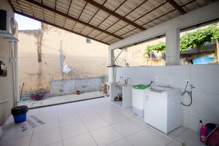 Casa à venda com 111m², 3 quartos e 3 vagas Casa à venda com 111m², 3 quartos e 3 vagasCozinha e Área de Serviço