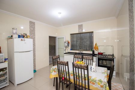 Casa à venda com 111m², 3 quartos e 3 vagas Casa à venda com 111m², 3 quartos e 3 vagasCozinha e Área de Serviço