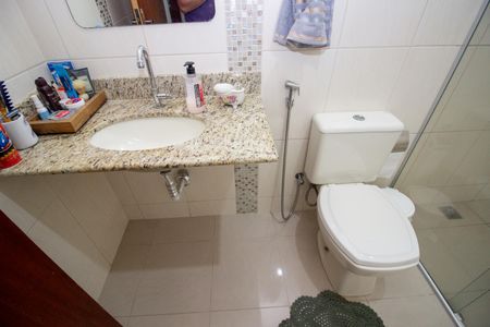 Casa à venda com 111m², 3 quartos e 3 vagas Casa à venda com 111m², 3 quartos e 3 vagasBanheiro Social
