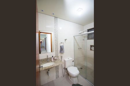 Casa à venda com 111m², 3 quartos e 3 vagas Casa à venda com 111m², 3 quartos e 3 vagasBanheiro Social