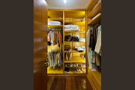 Apartamento para alugar com 125m², 3 quartos e 2 vagas Apartamento para alugar com 125m², 3 quartos e 2 vagasCloset - Suíte