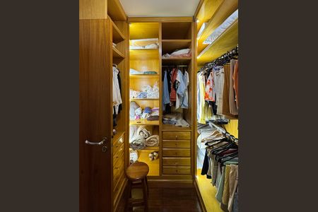 Apartamento para alugar com 125m², 3 quartos e 2 vagas Apartamento para alugar com 125m², 3 quartos e 2 vagasCloset - Suíte
