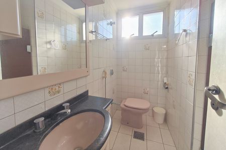 Apartamento para alugar com 111m², 3 quartos e 2 vagas Apartamento para alugar com 111m², 3 quartos e 2 vagasBanheiro Social