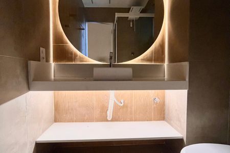 Apartamento para alugar com 90m², 2 quartos e 1 vaga Apartamento para alugar com 90m², 2 quartos e 1 vagaBanheiro