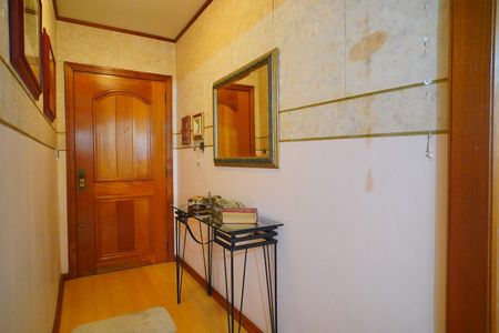 Apartamento à venda com 74m², 2 quartos e 1 vaga Apartamento à venda com 74m², 2 quartos e 1 vagaHall de entrada apartamento