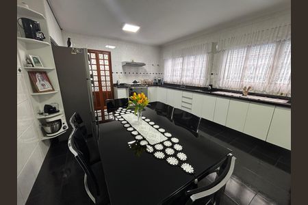 Casa à venda com 280m², 3 quartos e 4 vagas Casa à venda com 280m², 3 quartos e 4 vagasCozinha