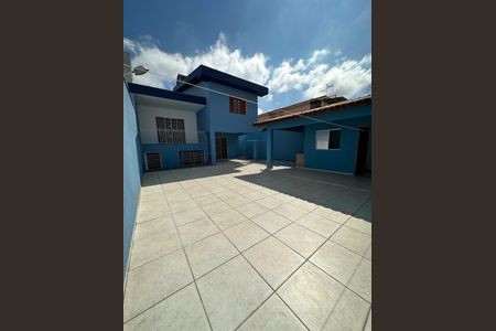 Casa à venda com 280m², 3 quartos e 4 vagas Casa à venda com 280m², 3 quartos e 4 vagasQuintal
