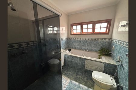 Casa à venda com 280m², 3 quartos e 4 vagas Casa à venda com 280m², 3 quartos e 4 vagasBanheiro da Suíte 1