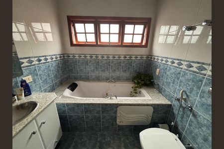 Casa à venda com 280m², 3 quartos e 4 vagas Casa à venda com 280m², 3 quartos e 4 vagasBanheiro da Suíte 1