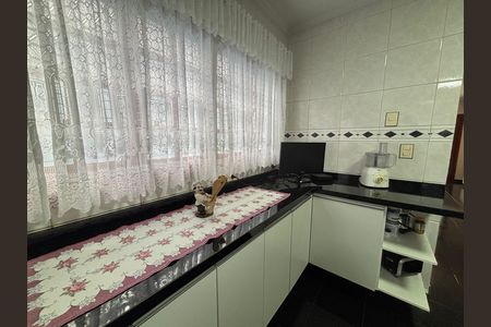 Casa à venda com 280m², 3 quartos e 4 vagas Casa à venda com 280m², 3 quartos e 4 vagasCozinha